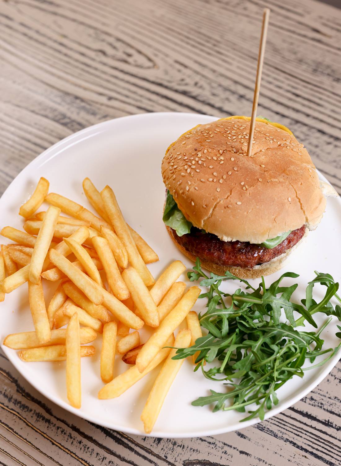 Panino Hamburger* e patate fritte